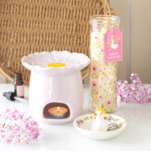 Load image into Gallery viewer, Pink Daisy Oil Burner
