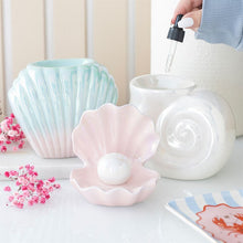 Load image into Gallery viewer, Clam Shell Trinket Dish
