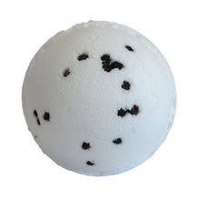 Load image into Gallery viewer, Set of Three Gin &amp; Tonic Bath Bombs
