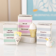 Load image into Gallery viewer, Set of 24 Seagull and Ice Cream Token Gifts in Display
