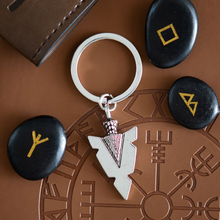 Load image into Gallery viewer, Arrowhead Spjót Keyring
