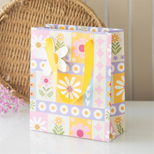 Load image into Gallery viewer, 23cm Floral Patchwork Print Gift Bag
